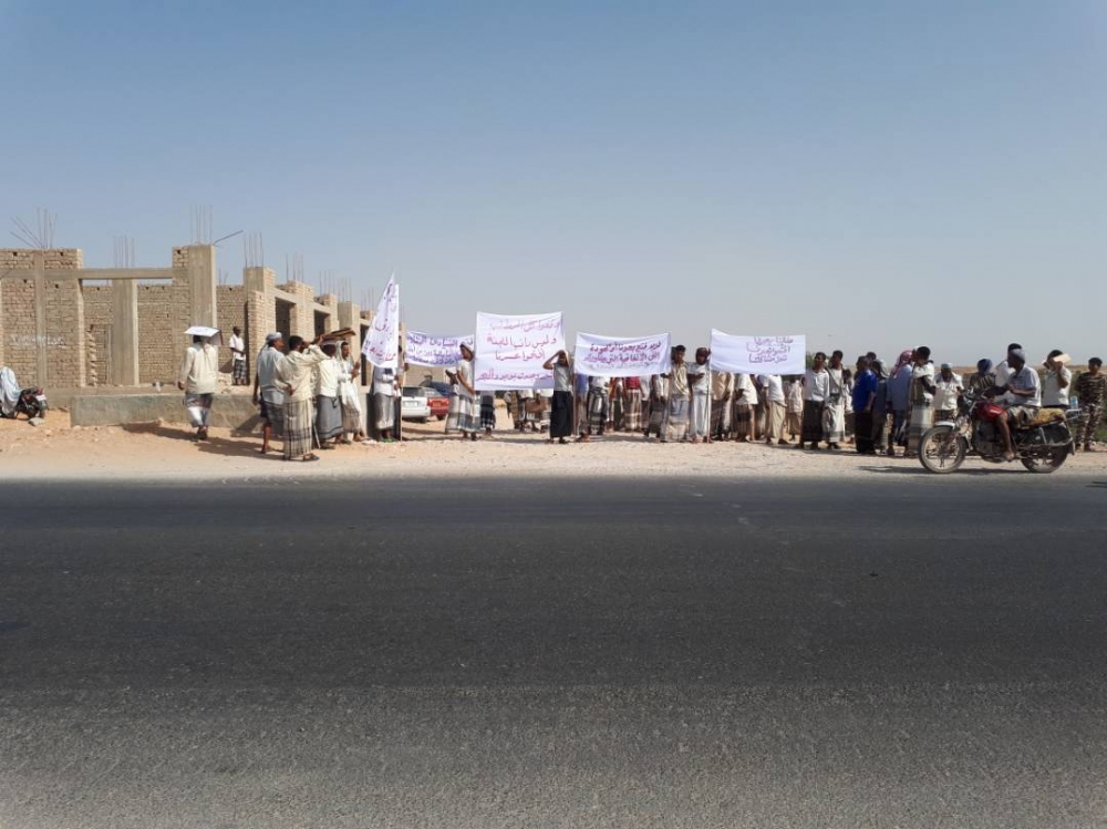 الإمارات تعتقل أكثر من50 صيادا في المكلا وتزج بهم في سجن سري الامارات تعتقل أكثر من 50 صيادا في المكلا