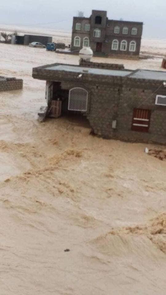 التحالف يمنع عُمان من إنقاذ العالقين في المهرة جراء إعصار"لبان" إعصار لبان