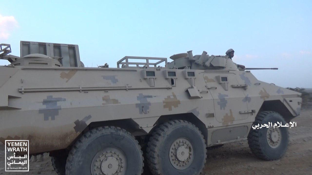 تكفيهم لسنوات.. صور أسلحة سلمها الإصلاح لقوات صنعاء بينها مدرعات ومدفع جهنم