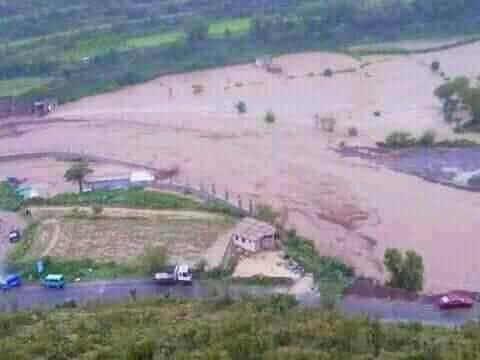 وفاة 13 شخص وتضرر مئات المنازل والمزارع جراء سيول الأمطار في الحديدة (صور) الحديدة