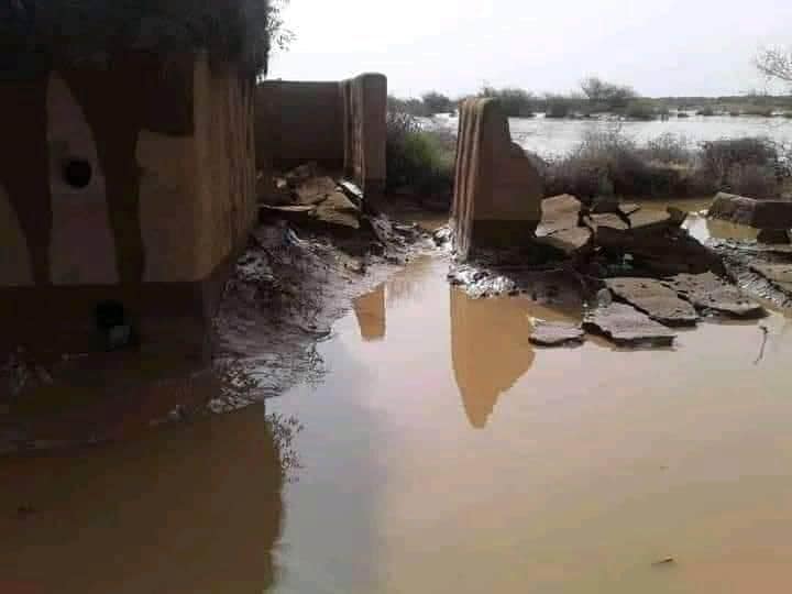 وفاة 13 شخص وتضرر مئات المنازل والمزارع جراء سيول الأمطار في الحديدة (صور) الحديدة