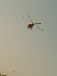 لأول مرة منذ استشهاد "الحمدي".. المروحيات تنثر الحلوى على المواطنين بصنعاء - فيديو وصور 21 سبتمبر