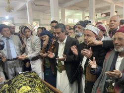 صنعاء تُشيّع "المقالح" وسط حضور شعبي حاشد - صور اخبار اليمن