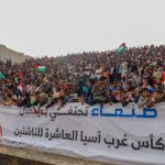 رافعةً الأعلام اليمنية والفلسطينية.. صنعاء تكرّم أبطال غرب أسيا 2023 | صور أخبار اليمن