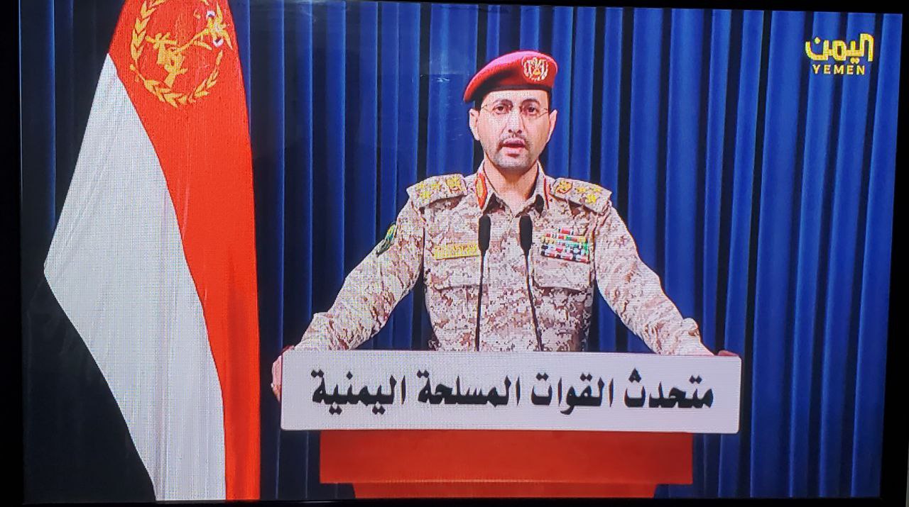 قوات صنعاء تفتتح جولة الرد العسكري الواسع قصف مطار أبها الدولي واشتباك جوي فوق العاصمة