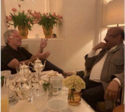 بينها بن سلمان.. أسماء عربية في ملفات “إيبستين” - تعرف عليها 1 رجل الأعمال اليمني شاهر عبد الحق مع جيفري إيبستين.