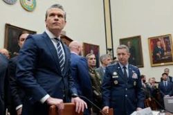 نائب أمريكي يلقن ترامب وهيغسيث درسا قاسيا بسبب فشلهم بحرب إيران #آدم سميث