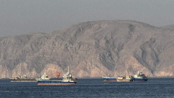 إيران تخضع الساحل الإماراتي لسيادتها مع ترقب اتفاق مع أمريكا