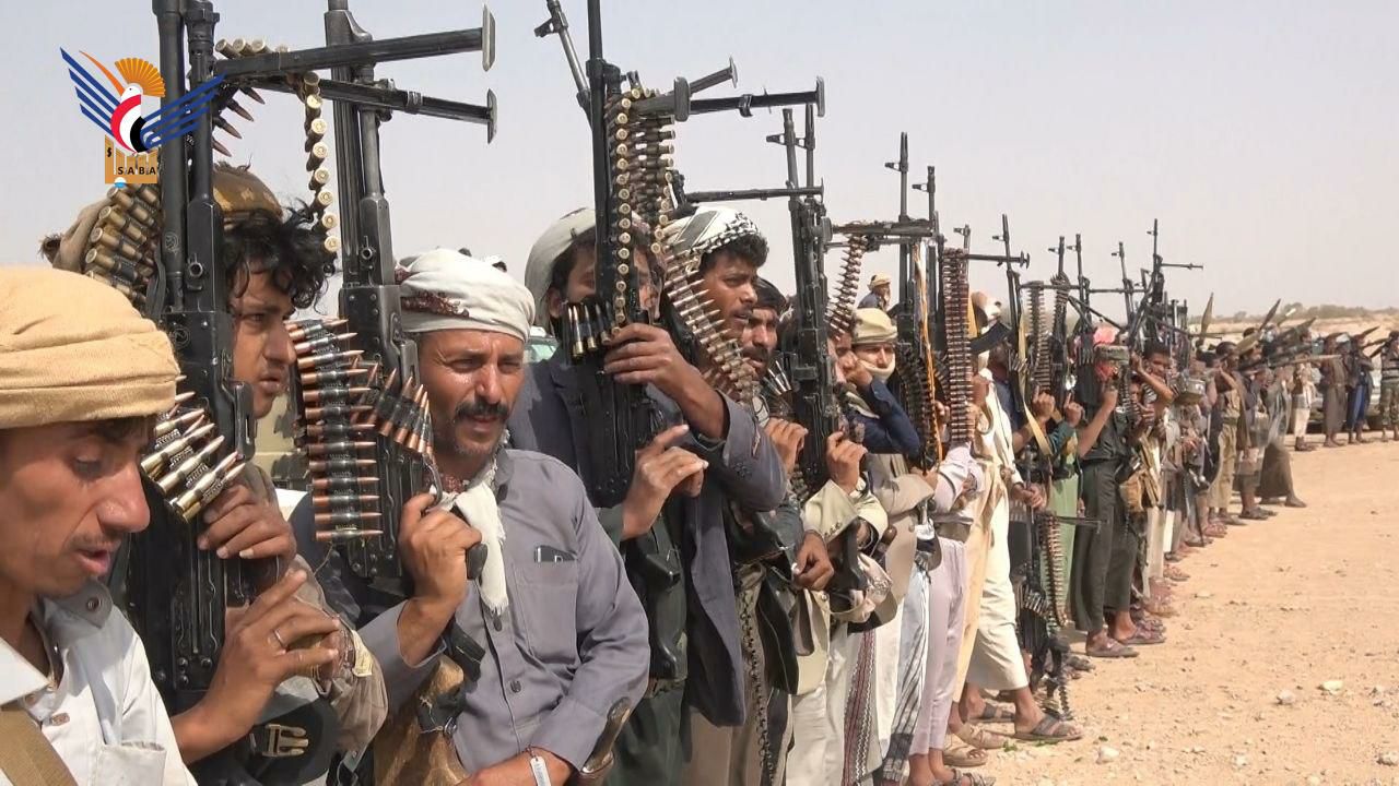 كبرى قبائل الجوف تعلن الجهوزية وتجدد التفويض الكامل لقائد أنصار الله الجوف
