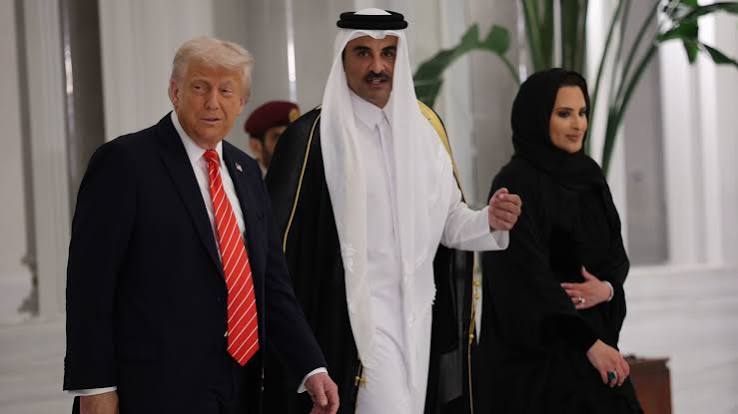 لماذا قرر ترامب إلقاء هدية أمير قطر بنصف مليار دولار في النفايات ؟ لماذا قرر ترامب إلقاء هدية أمير قطر بنصف مليار دولار في النفايات ؟