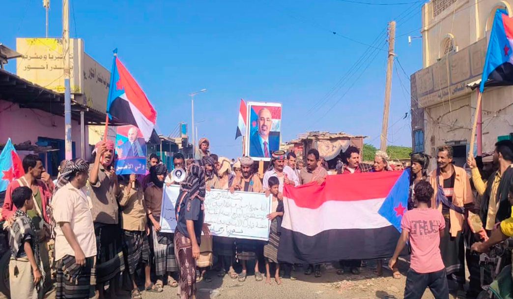 الانتقالي يستعيد المزيد من المحافظات الجنوبية والشرقية الانتقالي يستعيد المزيد من المحافظات الجنوبية والشرقية