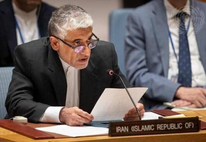 خارجية صنعاء تؤكد لا قيمة قانونية لأي منتحل لصفة مقعد اليمن في الأمم المتحدة وطهران تعلن اعترافها بسلطات صنعاء