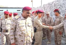 حكومة عدن تقر بمحاصرة وزير الدفاع وأسر كبار مساعديه