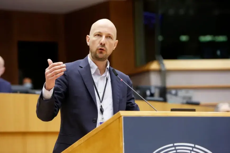 برلماني أوروبي يدعو إلى إنهاء التدخلات الخارجية في اليمن