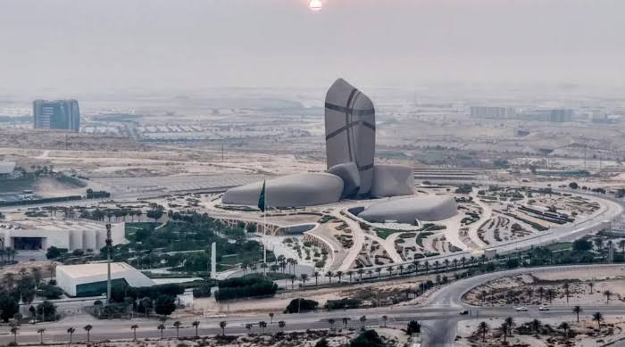 Reuters: Aramco asks its employees to evacuate its main headquarters in Dhahran and work remotely